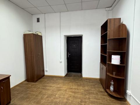 комерційна за адресою Незалежності вул., 65