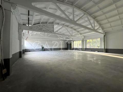 комерційна за адресою Залізнична вул., 1