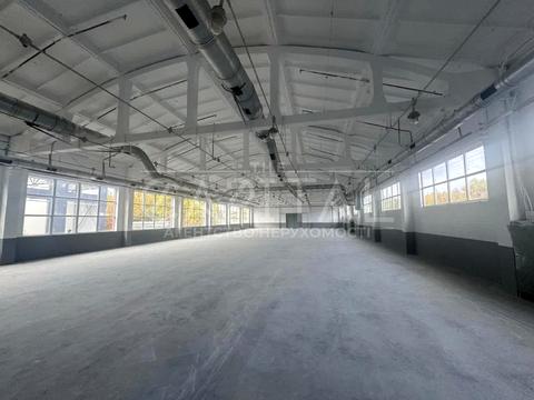 комерційна за адресою Залізнична вул., 1