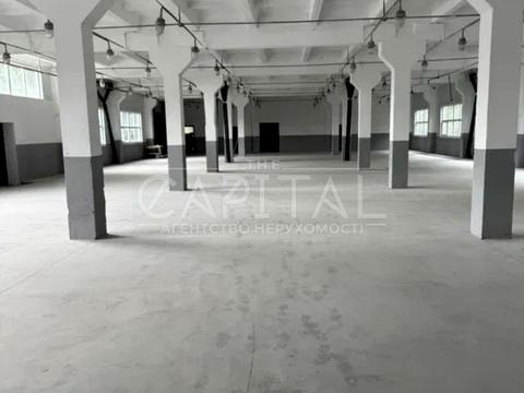 комерційна за адресою Залізнична вул., 1