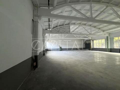 комерційна за адресою Залізнична вул., 1