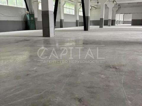 комерційна за адресою Залізнична вул., 1