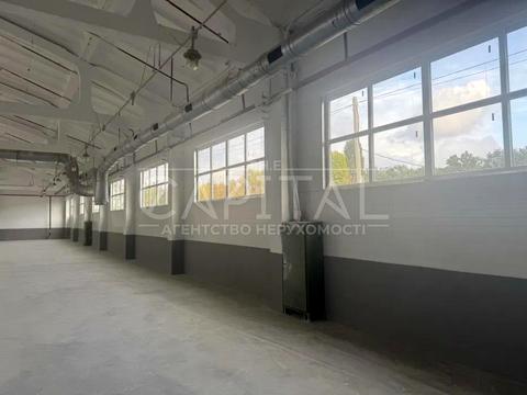 комерційна за адресою Залізнична вул., 1