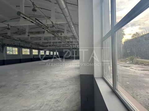 комерційна за адресою Залізнична вул., 1