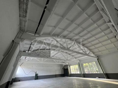 комерційна за адресою Залізнична вул., 1