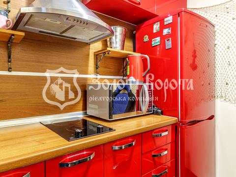 комерційна за адресою Сім'ї Стешенків вул. (Тимофія Строкача), 7