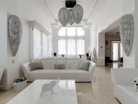 будинок за адресою Стуса