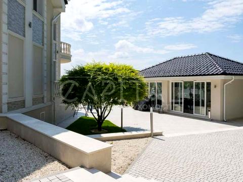 будинок за адресою Стуса