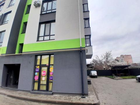 комерційна за адресою Соборна вул., 68