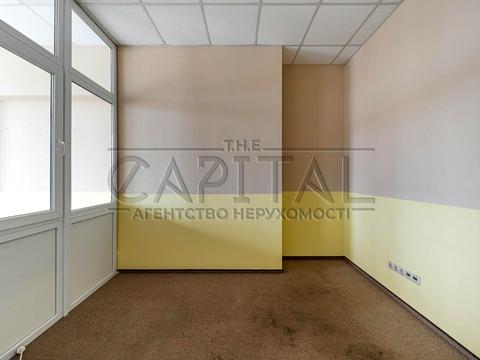 комерційна за адресою Антоновича вул. (Горького), 33-В