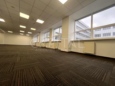 коммерческая по адресу Степана Бандеры просп., 9