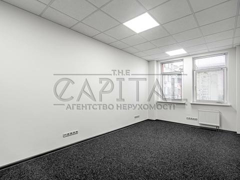 комерційна за адресою Спаська вул., 5