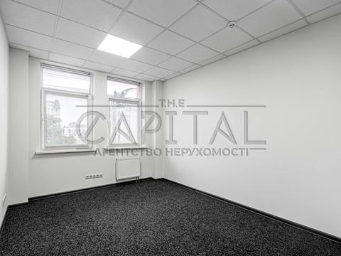 комерційна за адресою Спаська вул., 5