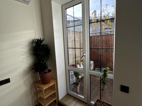 будинок за адресою с. Крижанівка, Лазурна