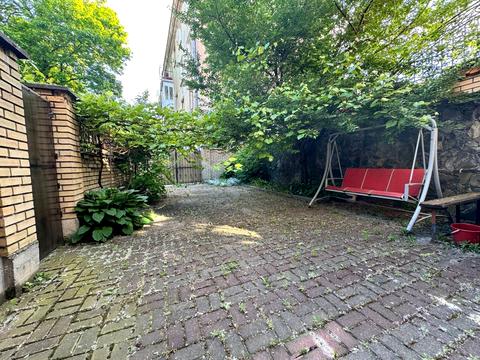 будинок за адресою Андрія Мельника вул. (), 20