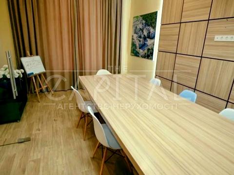 коммерческая по адресу Паркова ул., 1