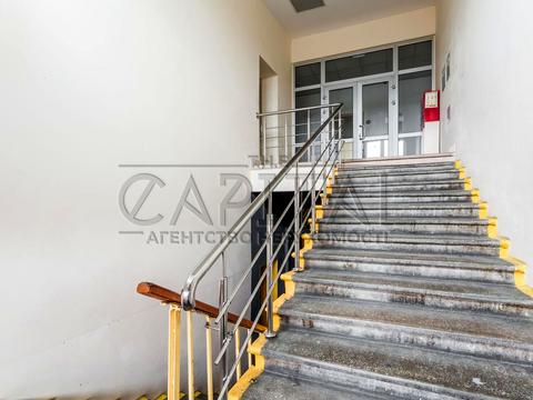 комерційна за адресою Василя Макуха вул. (Івана Шевцова), 1