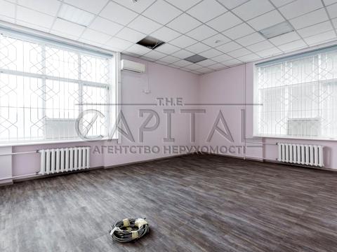 комерційна за адресою Василя Макуха вул. (Івана Шевцова), 1