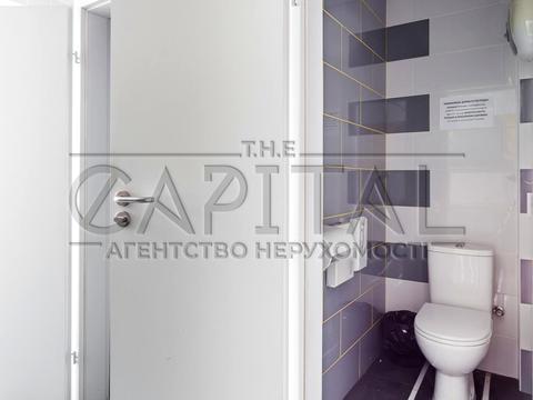 комерційна за адресою Василя Макуха вул. (Івана Шевцова), 1