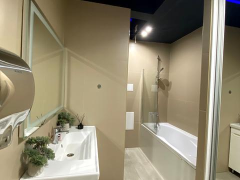 комерційна за адресою Бастіонна вул., 4