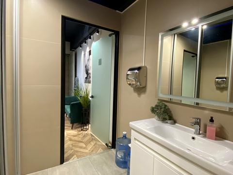 комерційна за адресою Бастіонна вул., 4