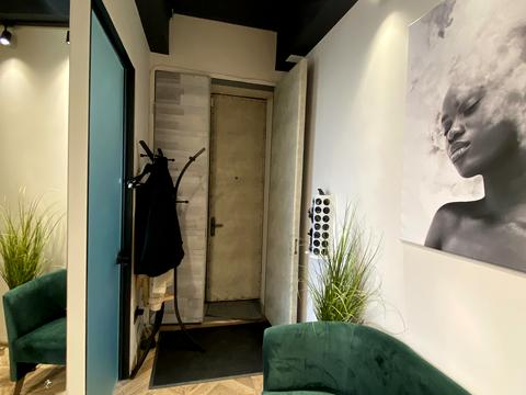 комерційна за адресою Бастіонна вул., 4