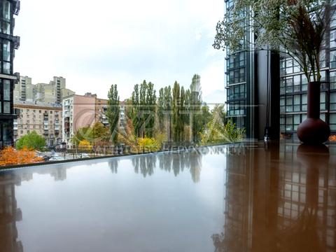 комерційна за адресою Предславинська вул., 42