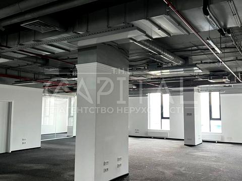 комерційна за адресою Степана Бандери просп. (Московський), 28 А