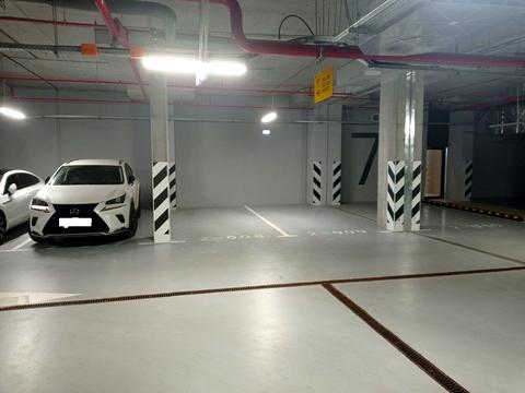 паркомісце за адресою Ґарета Джонса вул. (Сім'ї Хохлових), 12