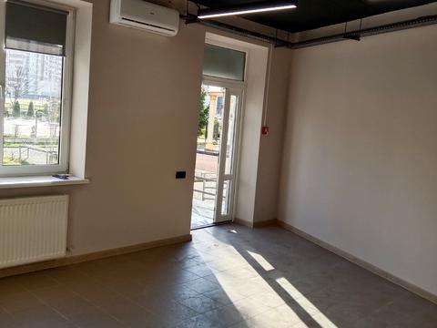 коммерческая по адресу Ивана Миколайчука ул., 6