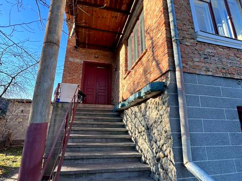 будинок за адресою Центральна