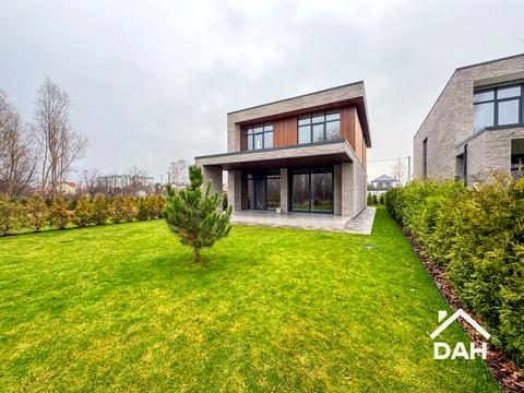 дом по адресу Трояндова