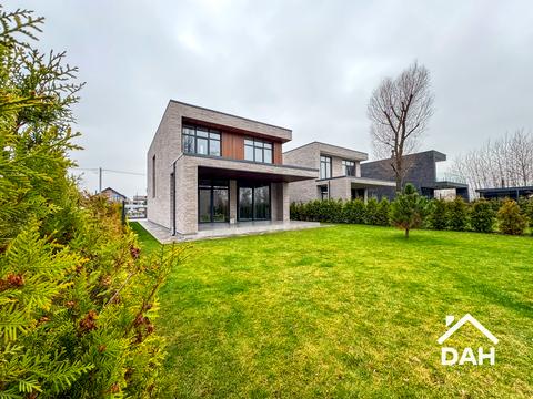 дом по адресу Трояндова