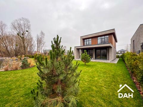 дом по адресу Трояндова