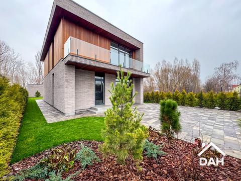 дом по адресу Трояндова