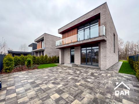 дом по адресу Трояндова