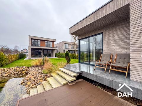 дом по адресу Трояндова