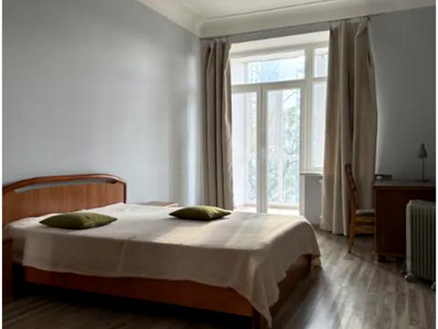 квартира за адресою Кропивницького вул., 18