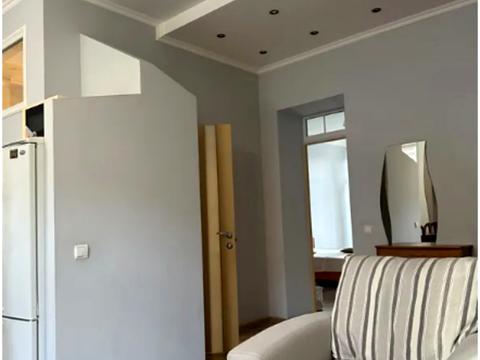 квартира за адресою Кропивницького вул., 18