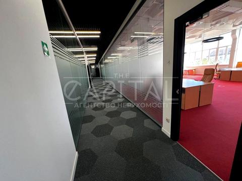 комерційна за адресою Лаврська вул. (Січневого Повстання), 13