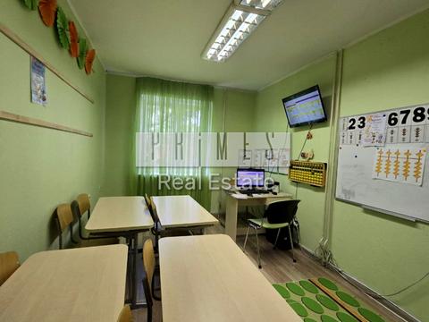 комерційна за адресою Володимира Івасюка просп. (Героїв Сталінграду), 2-А