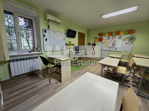 комерційна за адресою Володимира Івасюка просп. (Героїв Сталінграду), 2-А