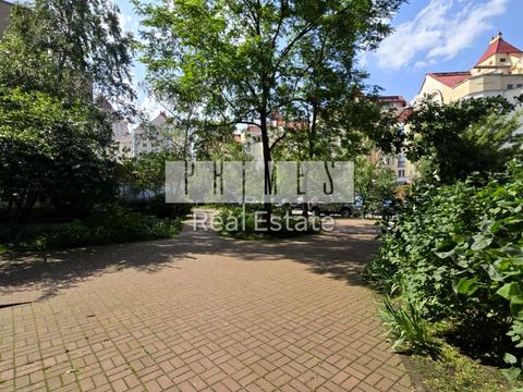 комерційна за адресою Володимира Івасюка просп. (Героїв Сталінграду), 2-А