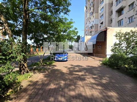 комерційна за адресою Володимира Івасюка просп. (Героїв Сталінграду), 2-А