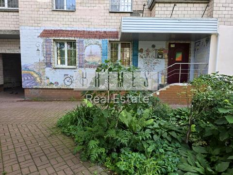 комерційна за адресою Володимира Івасюка просп. (Героїв Сталінграду), 2-А