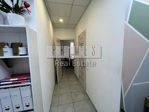 комерційна за адресою Регенераторна вул., 4