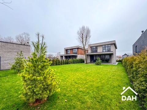 дом по адресу Трояндова