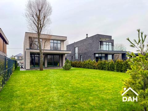 дом по адресу Трояндова