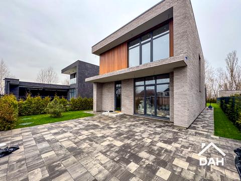 дом по адресу Трояндова