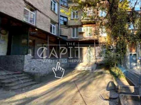 комерційна за адресою Почайнинська вул., 42/48